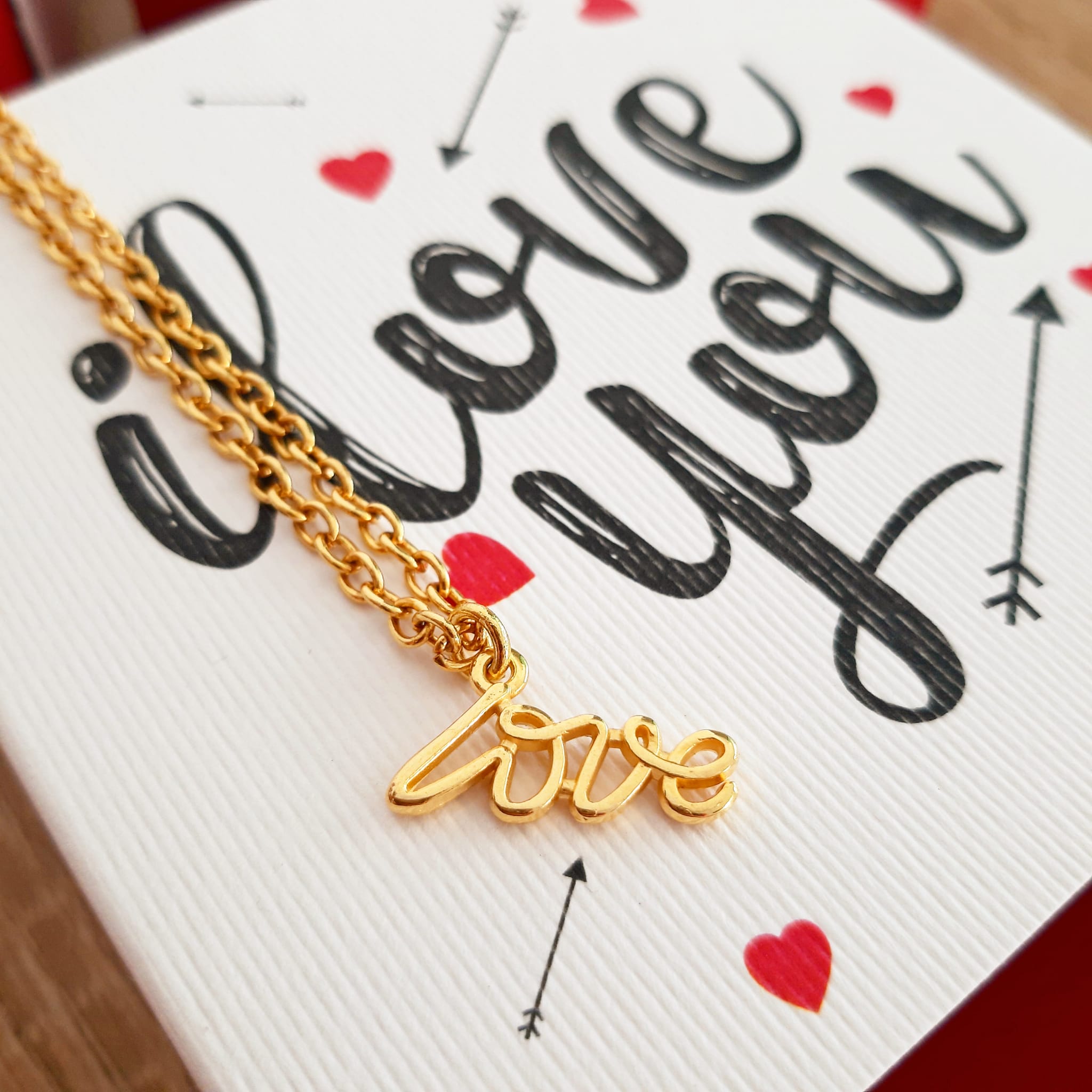 Gold-Chain-Love-0.jpg