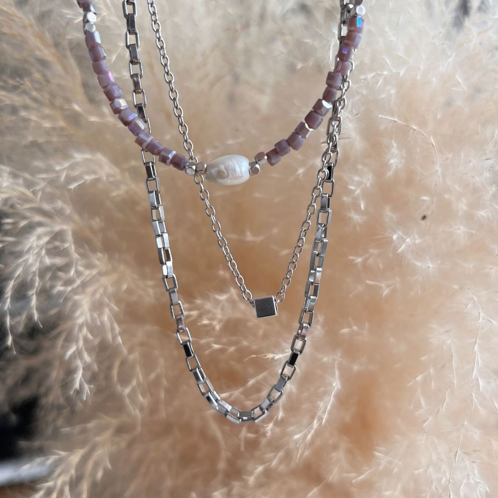 Purple-Pearl-Necklace-1.jpg
