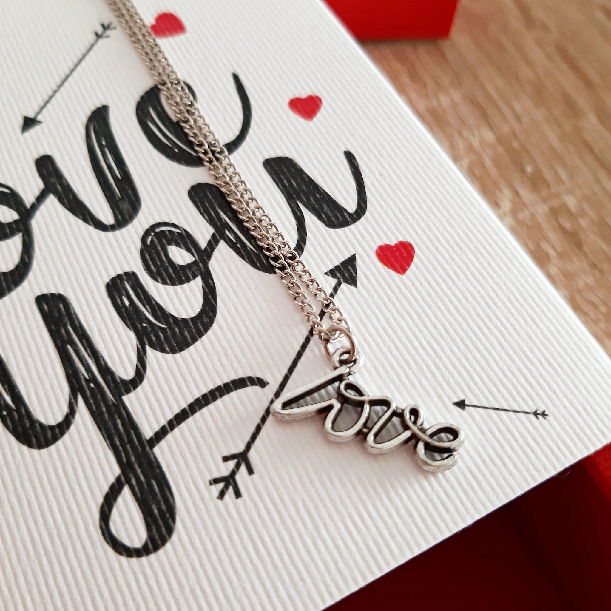 Silver-Chain-Love-0.jpg